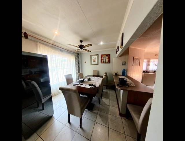 3 BEDROOM TOWNHOUSE FOR SALE IN BIRCHLEIGH NORTH